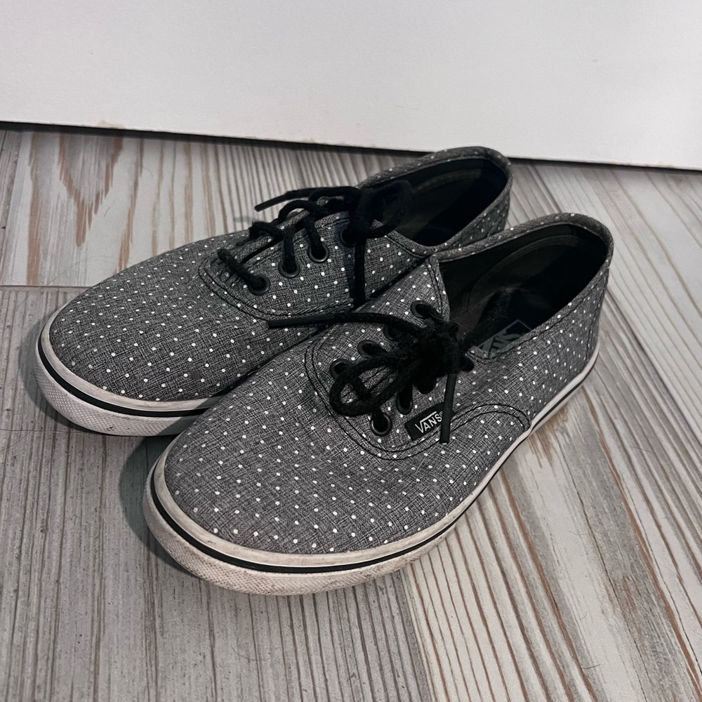 Youth 3 gray with white polka dot vans shoes